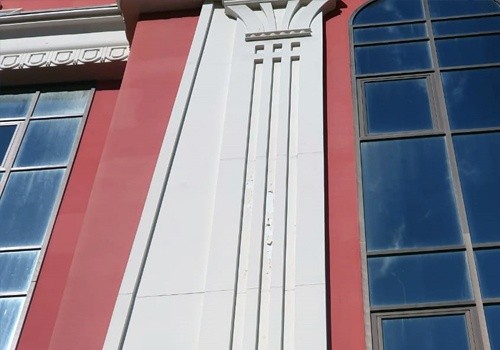фасад колонны