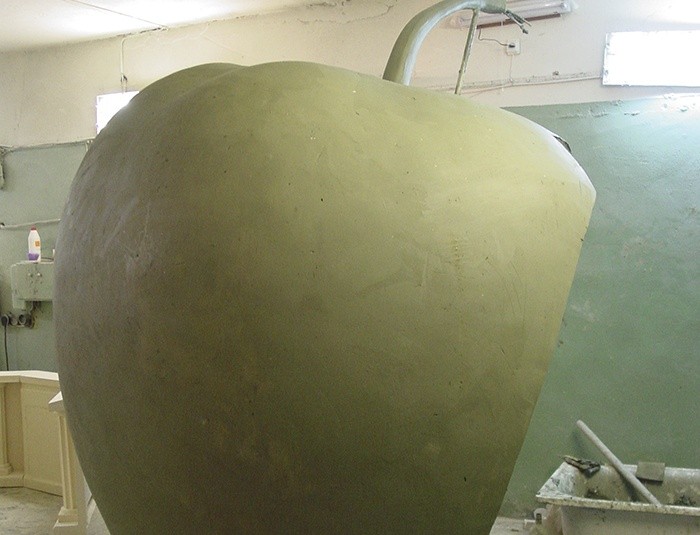 Интерьерная скульптура-диван «Золотое яблоко»